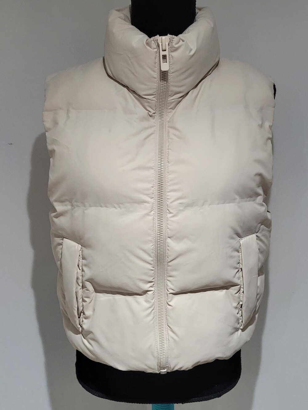 Zara Women's Zippered Cream Puffer Vest with High Collar XS Cruelty-Free